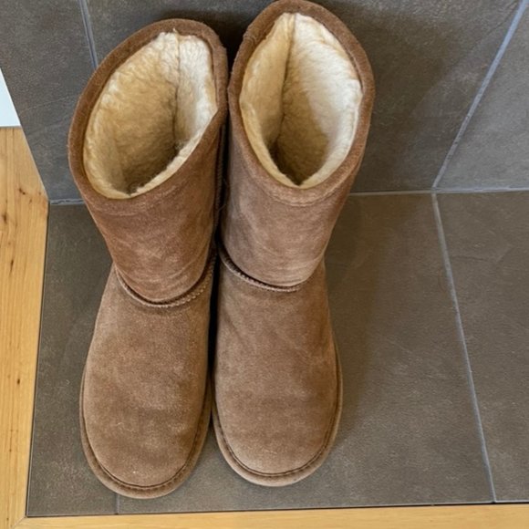 bearpaws Shoes - BEARPAWS EVA Women's Short Hickory Suede Boots Size 8